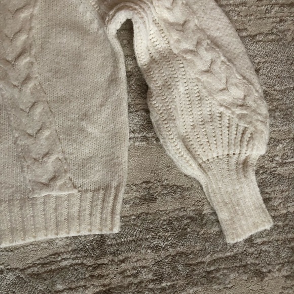White Cable Knit Chunky Sweater by Express XS - Picture 5 of 9